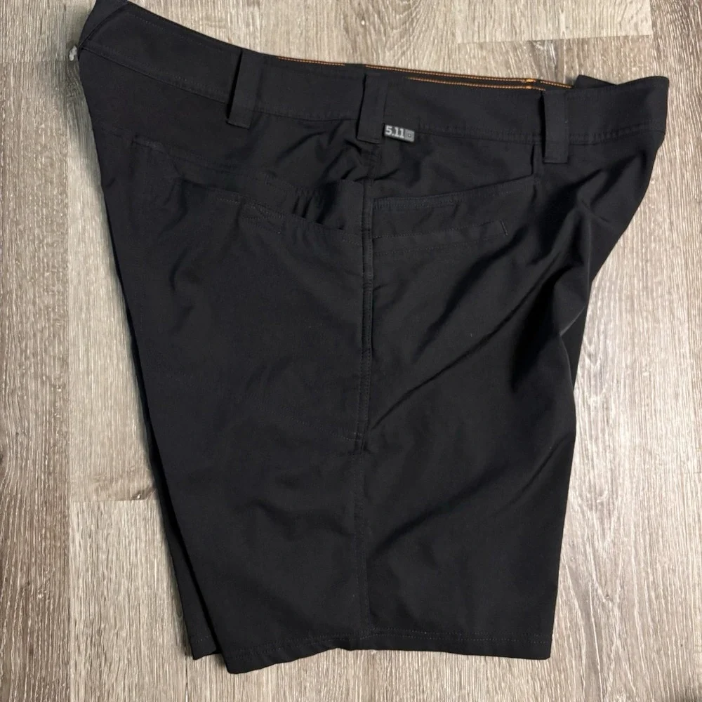5.11 Tactical Shorts Mens‎ 44 Black Vaporlite Performance Stretch Pockets 73331